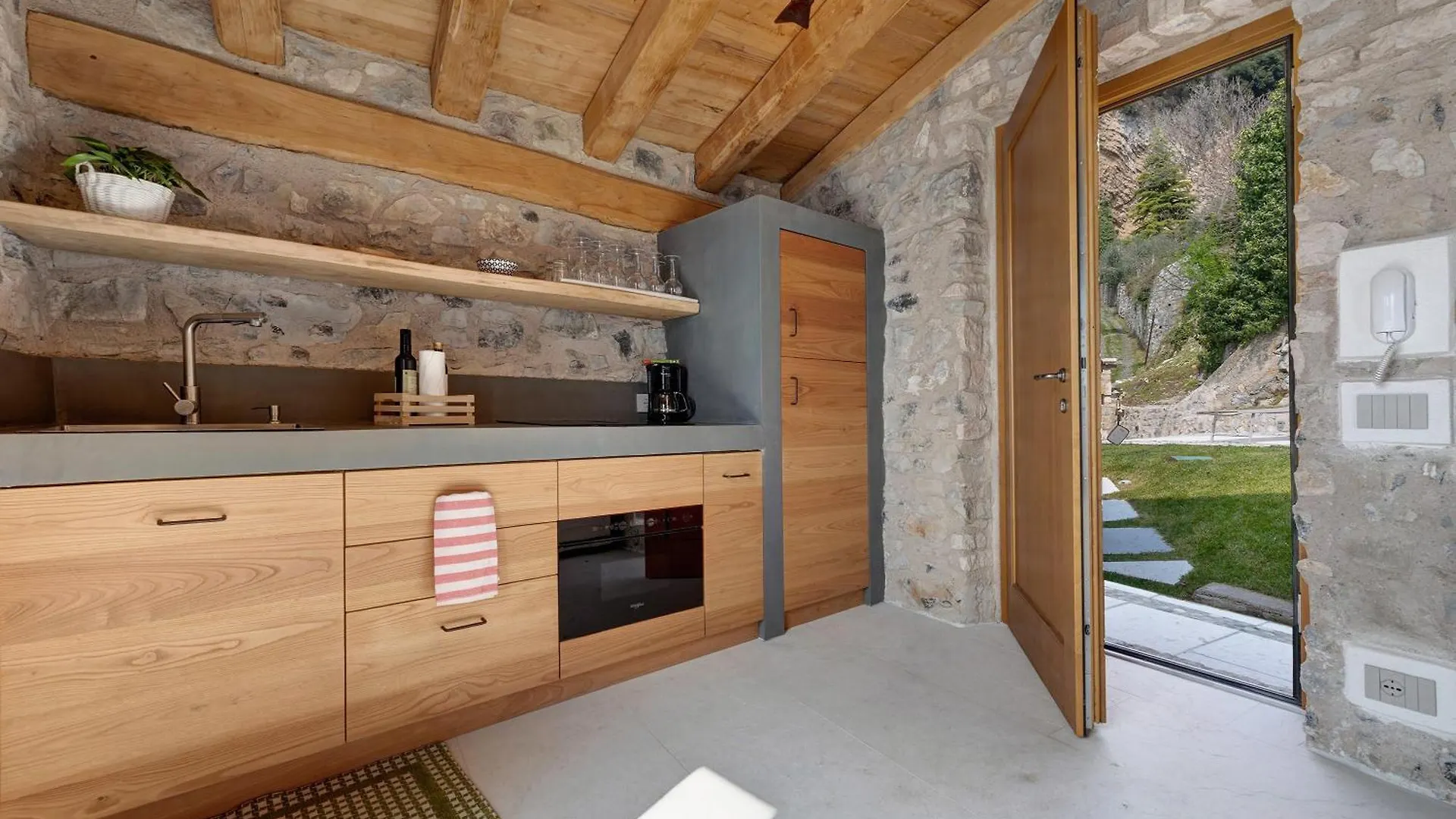 Casa Limonaia Al Pos Villa Tignale Italy